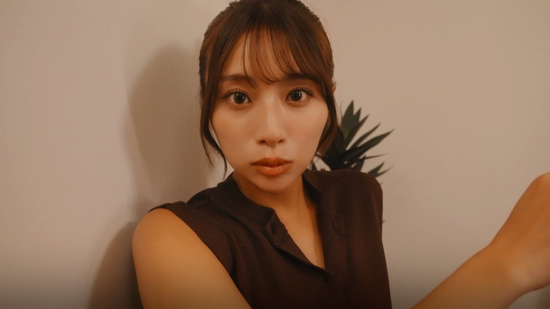 嘟嘟嘟~恋爱信号响不停，美女室友们教我如何淡定？/Roommates, Romance, and Ringing Hearts  第1张