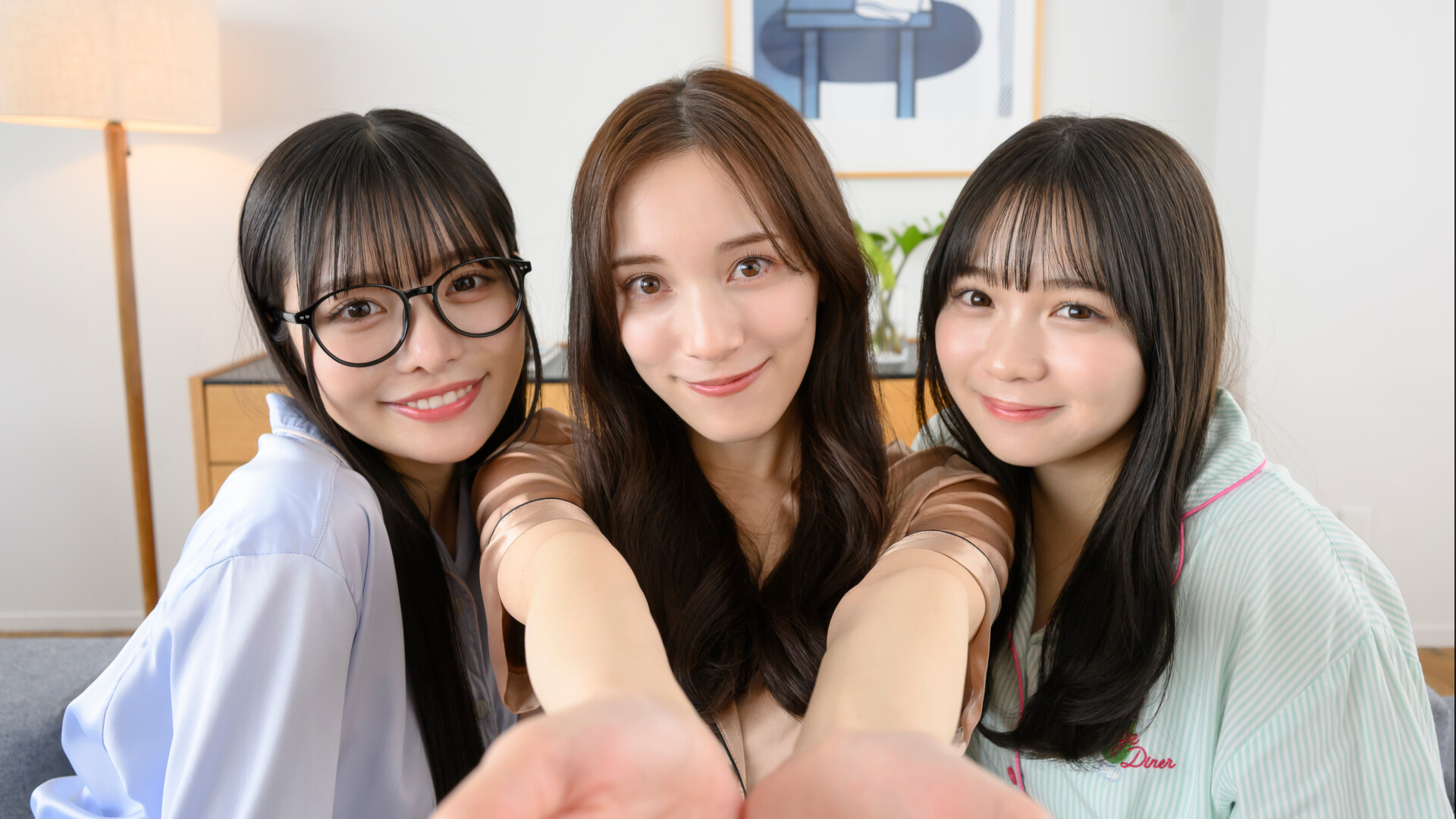 HamKoi 转生为仓鼠的我与三姐妹的甜蜜生活  第4张
